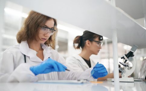 Exploring In-Vivo Facility Management, Life Sciences